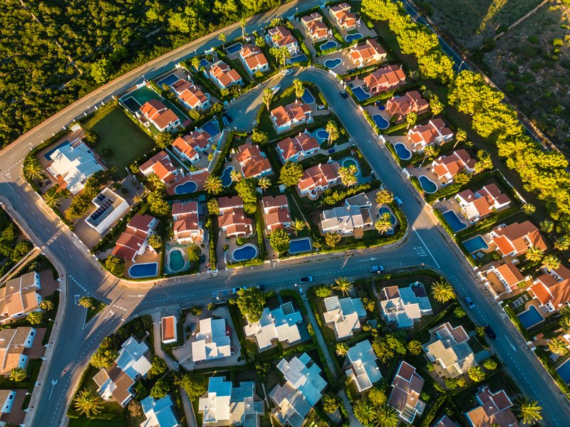 Toma area con drone de vecindario en la ciudad de puebla